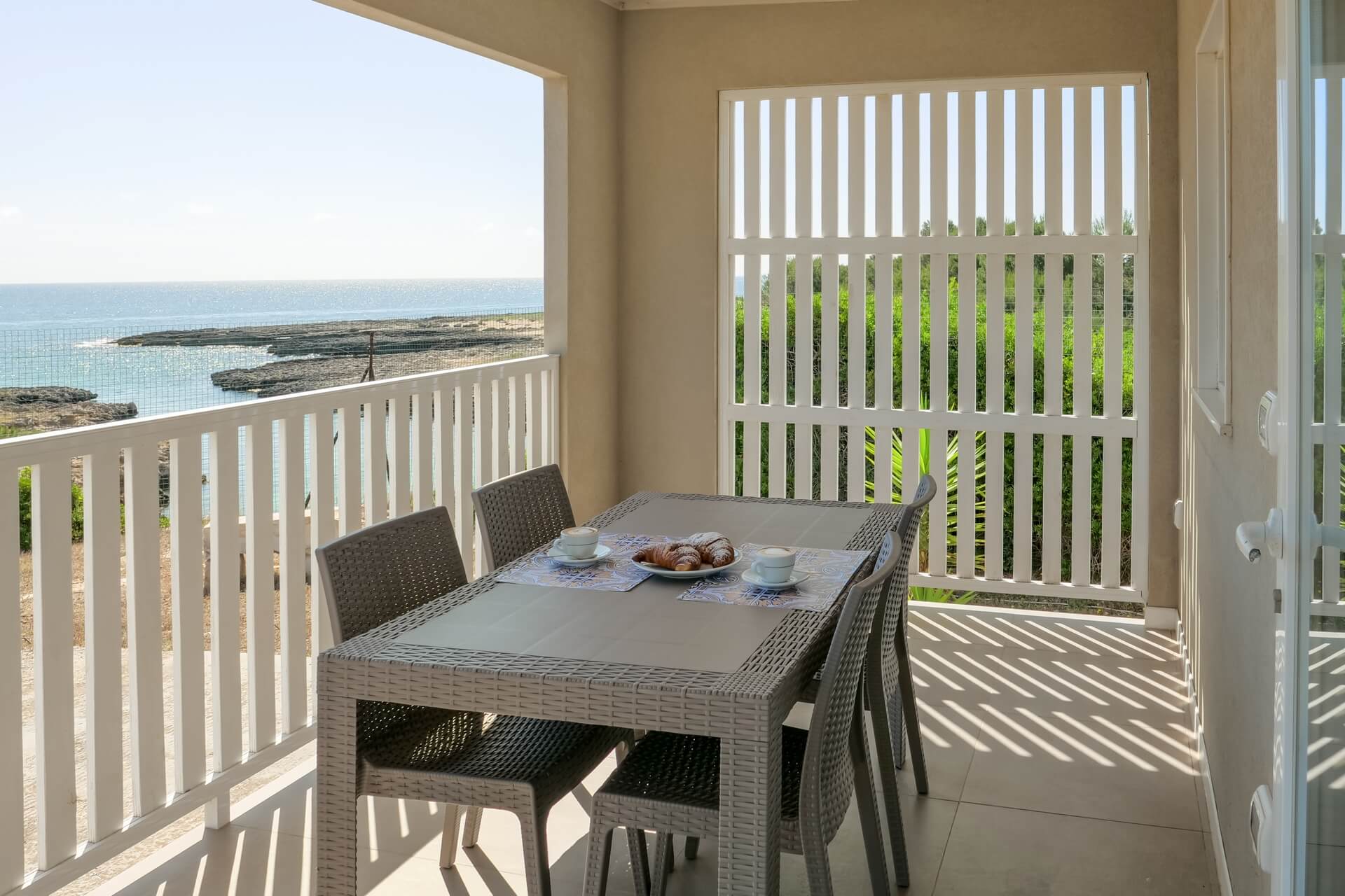 mobile-home-camping-santo-stefano-monopoli-puglia-sea-view-holiday-accommodation